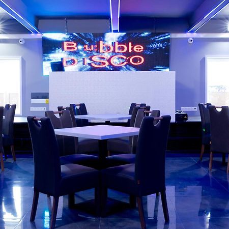 Bubble Hotel Es Rendezvenykoezpont Zalaegerszeg Dış mekan fotoğraf