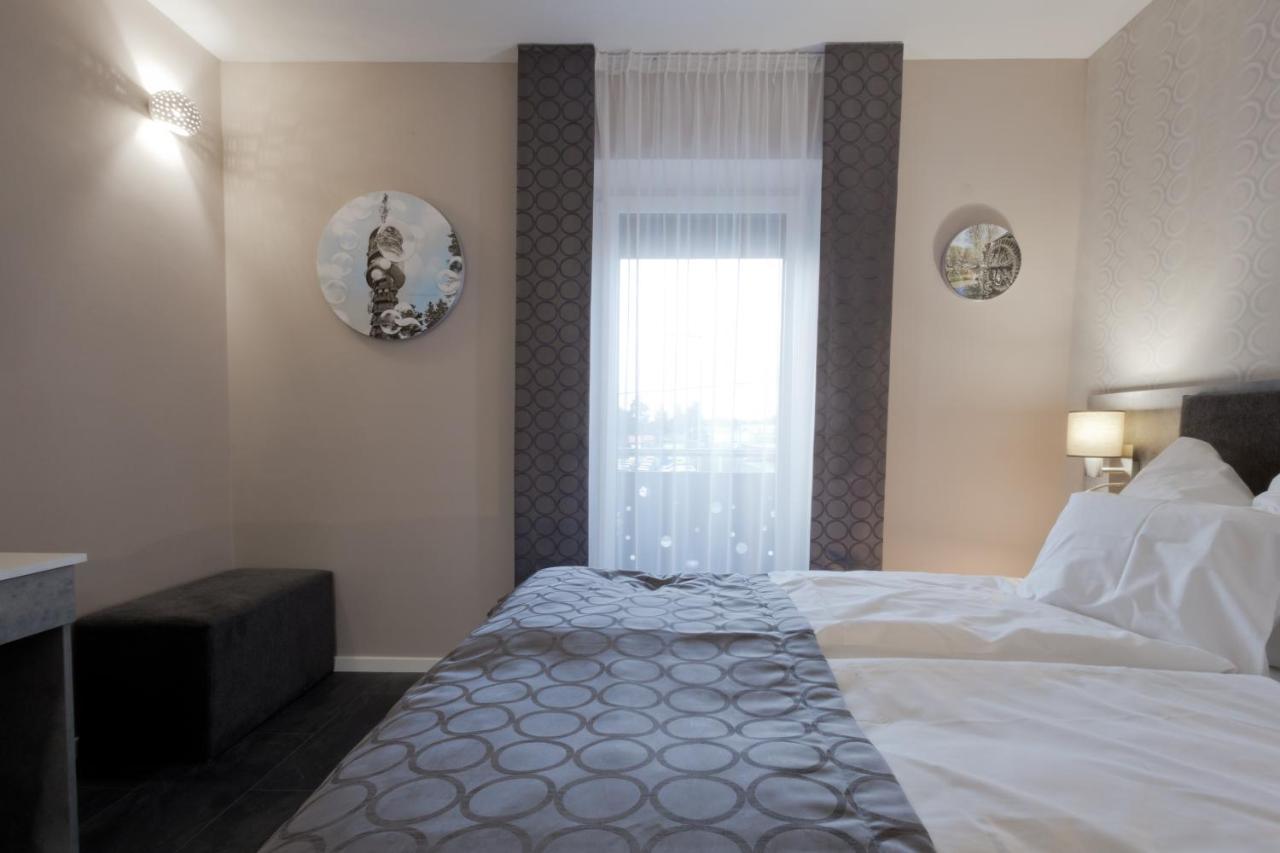 Bubble Hotel Es Rendezvenykoezpont Zalaegerszeg Dış mekan fotoğraf