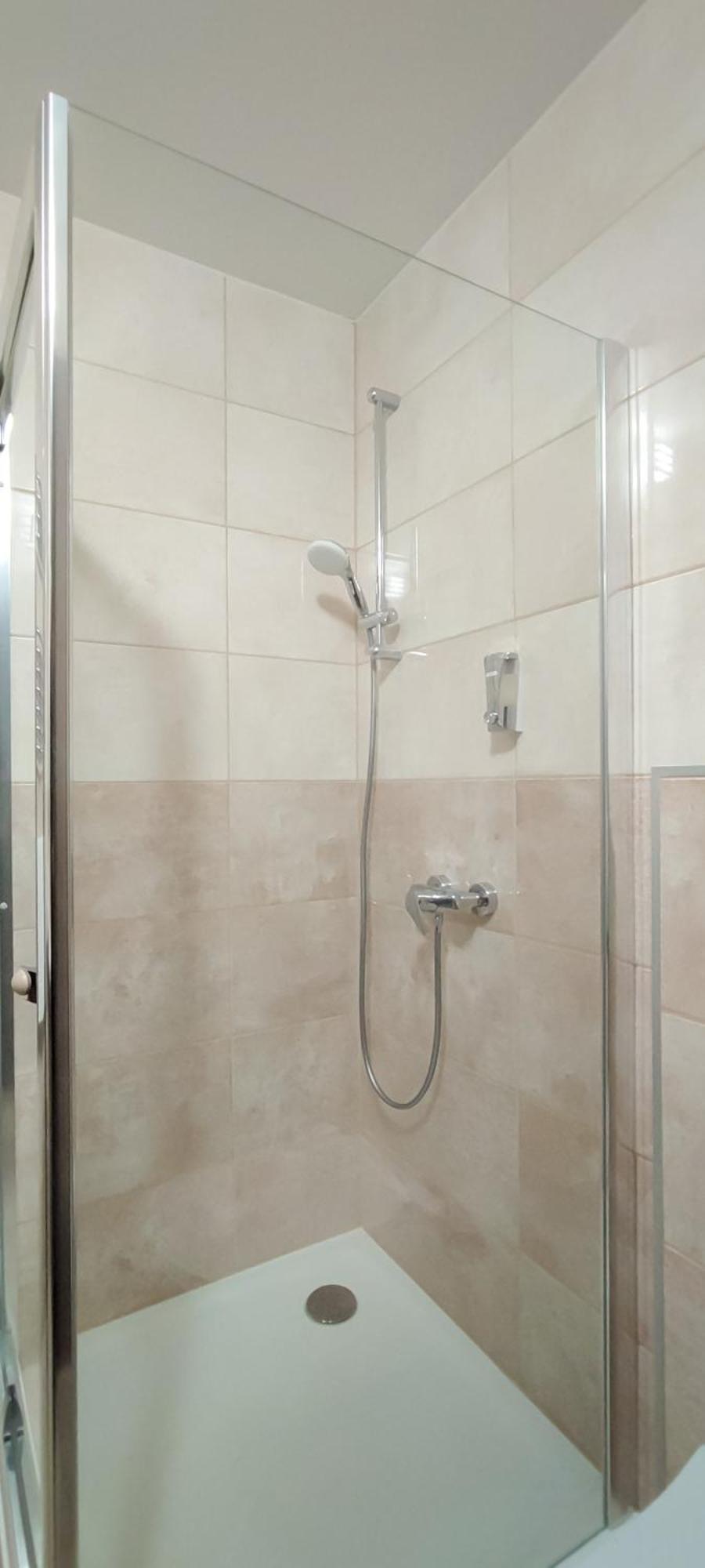 Bubble Hotel Es Rendezvenykoezpont Zalaegerszeg Dış mekan fotoğraf