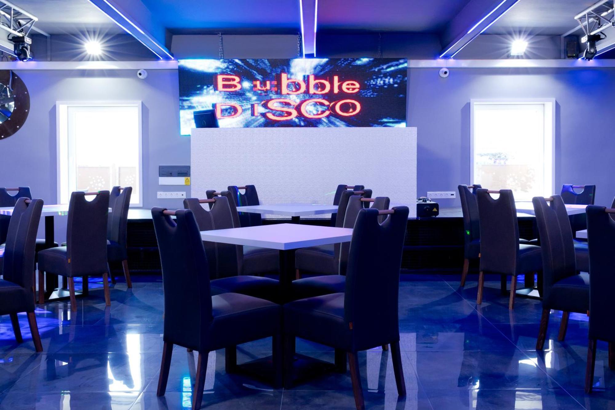 Bubble Hotel Es Rendezvenykoezpont Zalaegerszeg Dış mekan fotoğraf