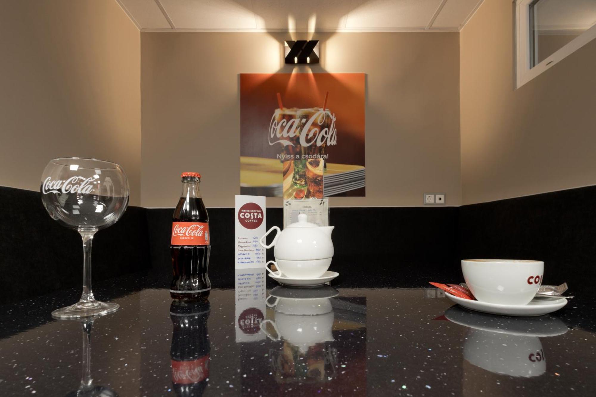 Bubble Hotel Es Rendezvenykoezpont Zalaegerszeg Dış mekan fotoğraf